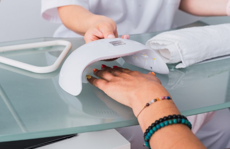 nail art con lampada