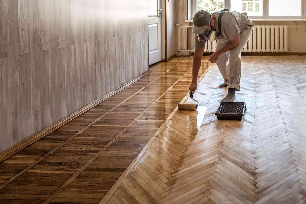 riverniciare il parquet