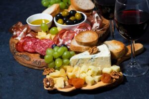 tagliere salumi formaggi e frutta