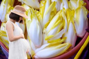 indivia e donna incinta