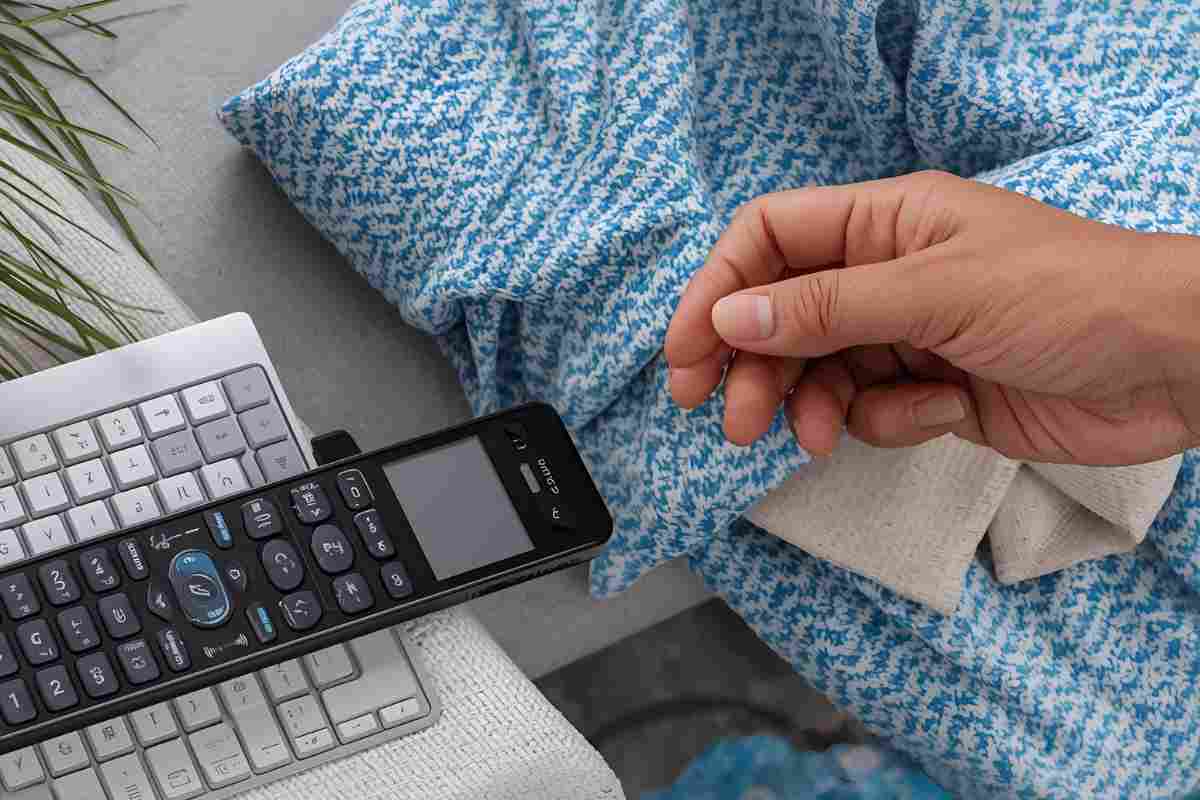 panno morbido con tastiera e telecomando