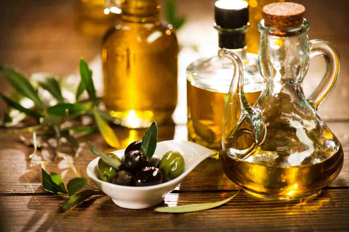 olio d'oliva in bottiglie