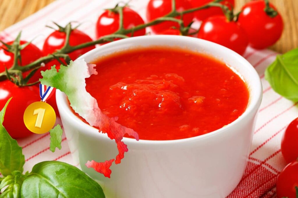 ciotolina con passata di pomodoro, pomodorini, italia e medaglia primo posto
