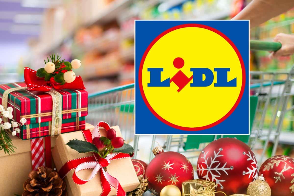 corsia supermercato, con regali e addobbi natalizi e logo lidl