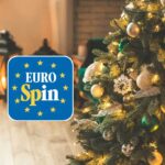 albero natale addobbato con logo eurospin
