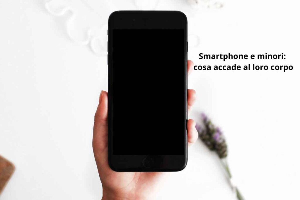 Uso smartphone e minori cosa accade