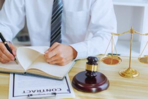 legale contratto martelletto bilancia