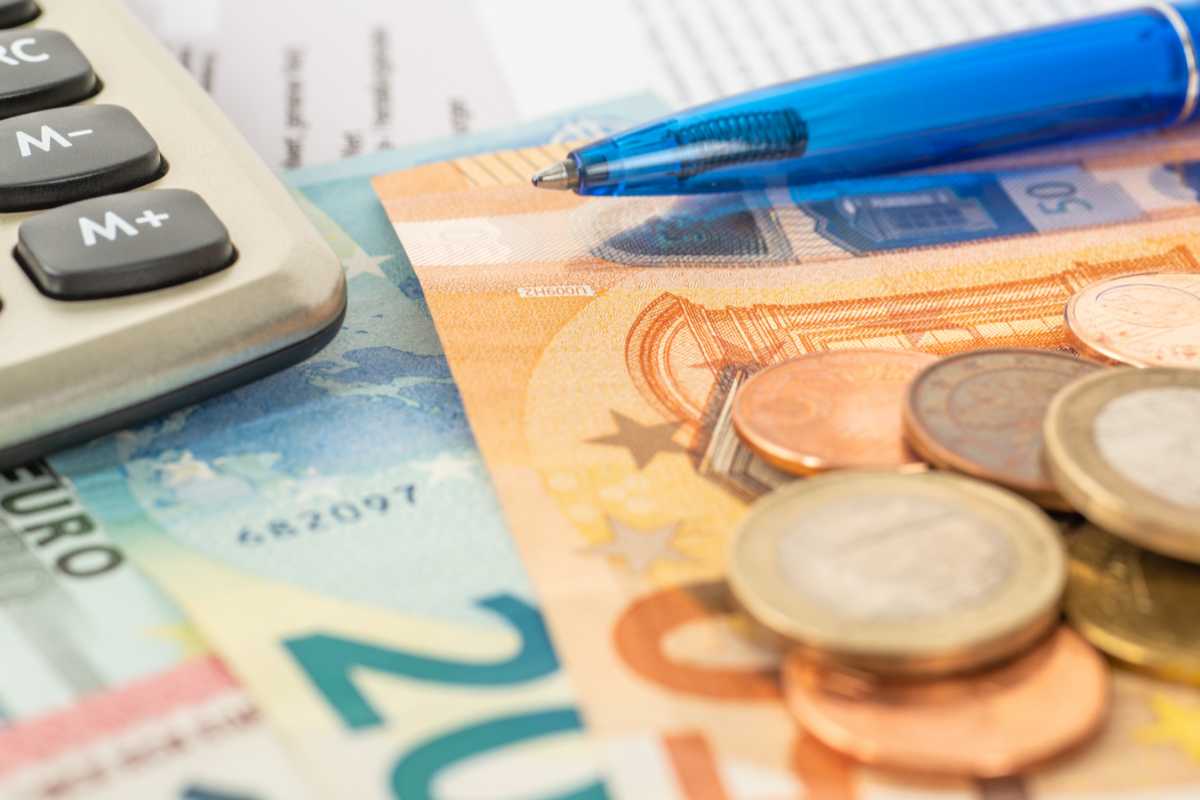 soldi penna calcolatrice