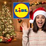 soggiorno con albero di natale, logo lidl e ragazza felice