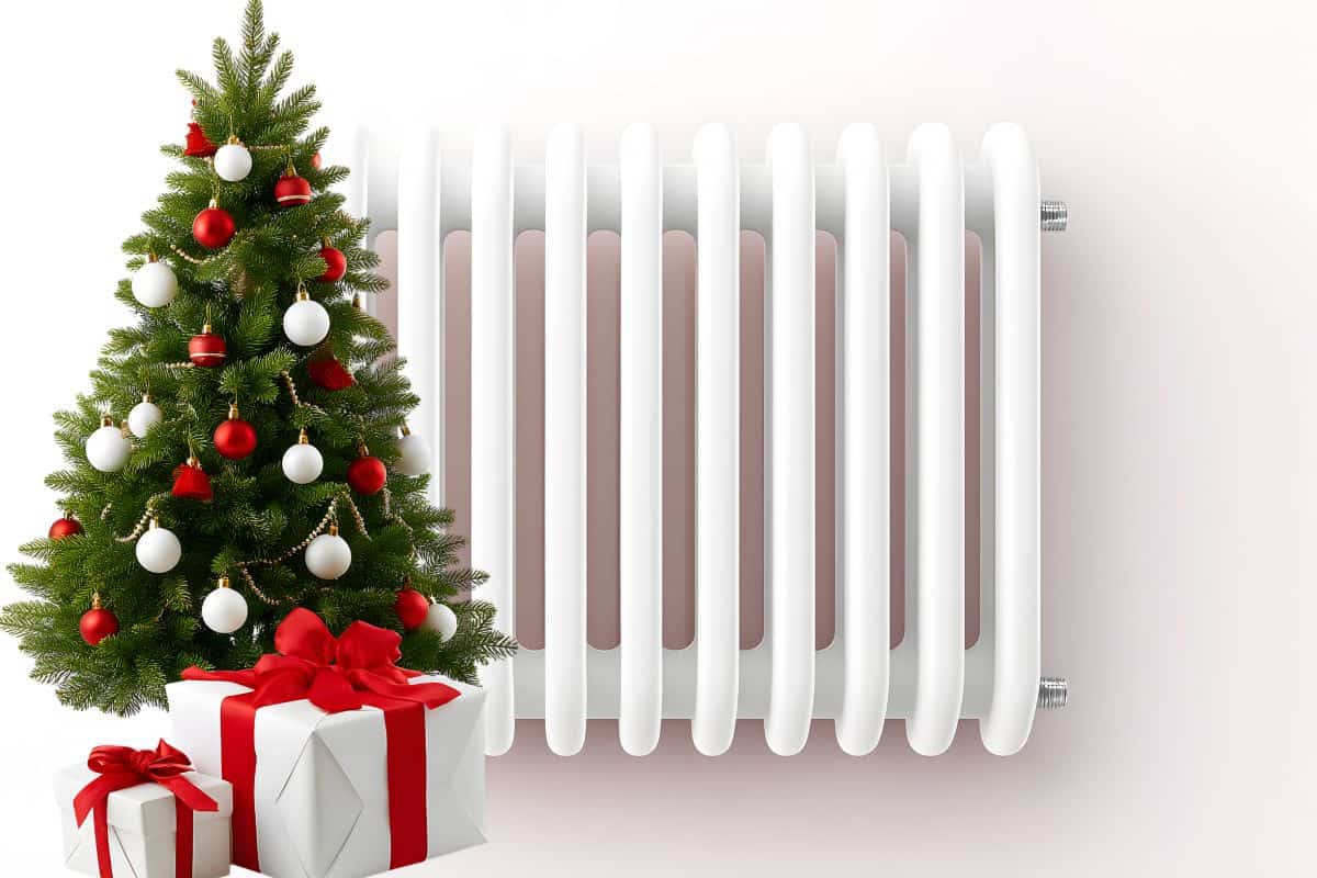 termosifone con albero di natale e regali