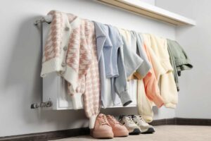 vestiti su termosifone