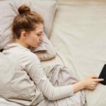 Ragazza con smartphone